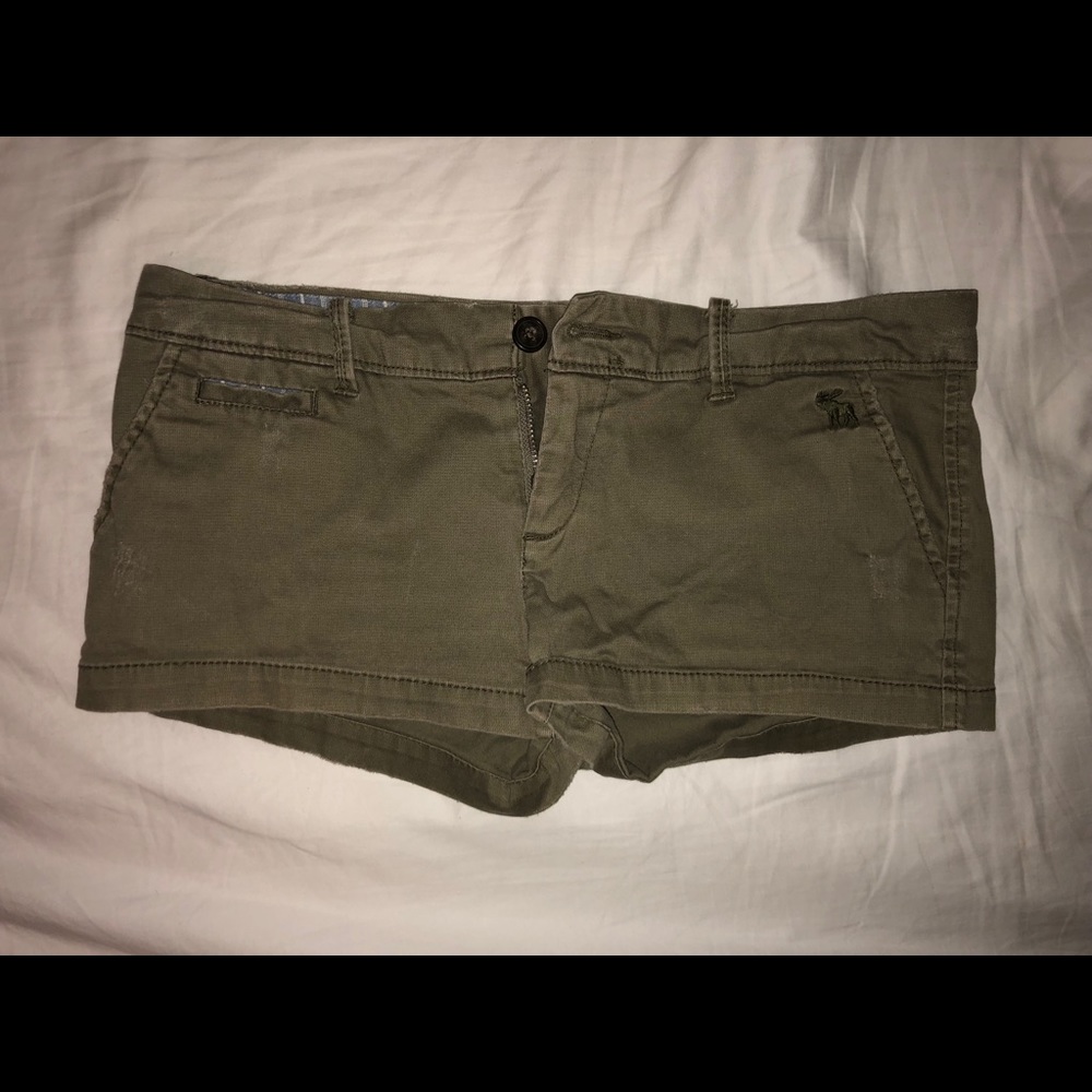 Abercrombie army green shorts